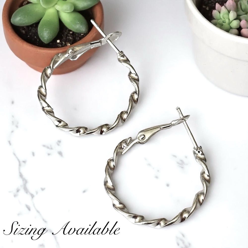 5 For $25💫Chic Small Silver Wire Twisted Minimalist Hoops